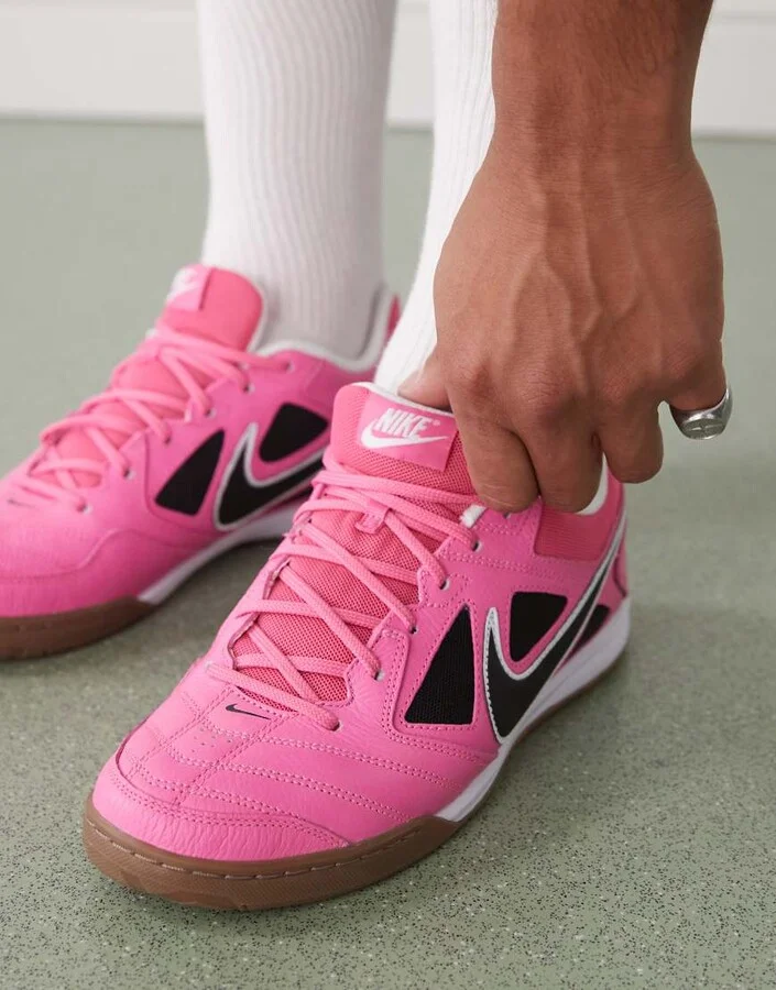 Nike Gato sneakers in pink and black - Image 3