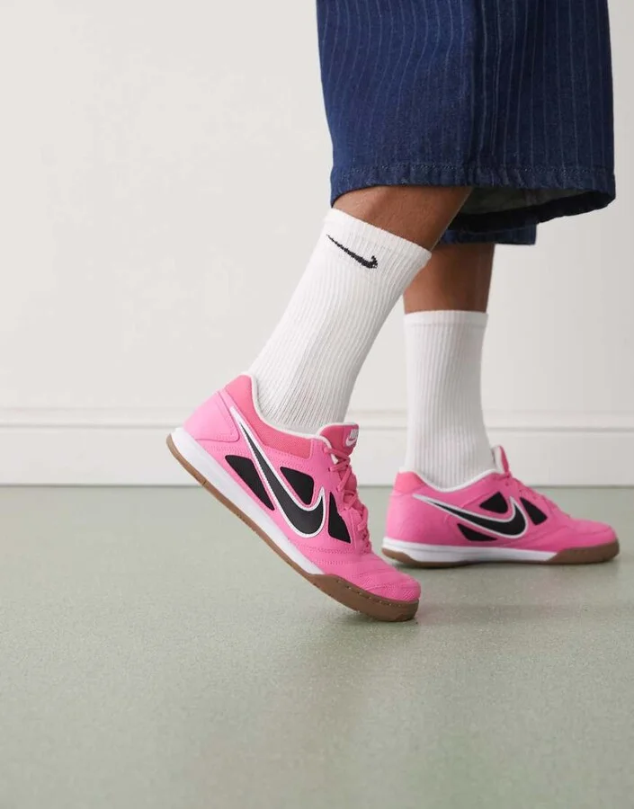 Nike Gato sneakers in pink and black