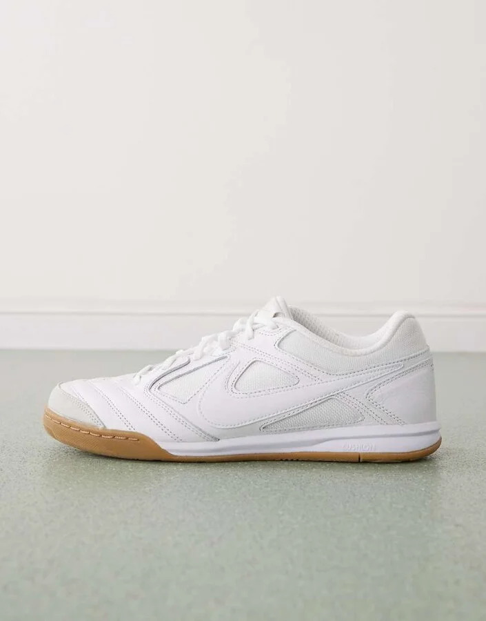 Nike Gato sneakers in white and black - Image 2