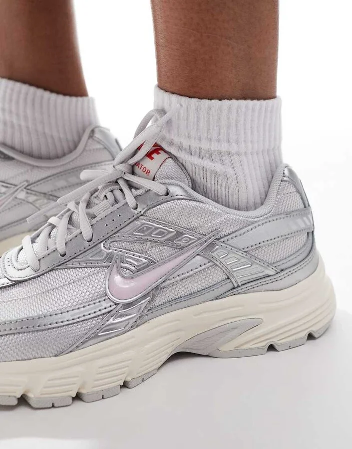 Nike Initiator sneakers in gray and pink - Image 3