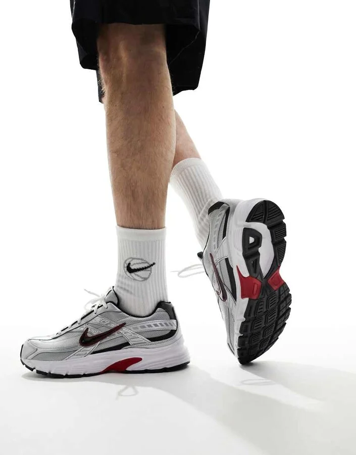 Nike Initiator sneakers in silver and black - Image 3