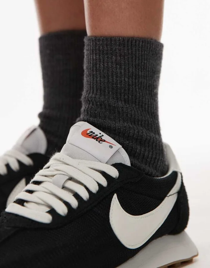 Nike LD-1000 sneakers in black and white - Image 3