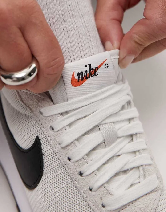 Nike LD-1000 sneakers in white and black - Image 3