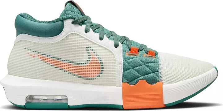 Nike LeBron Witness 8 Basketball Shoe