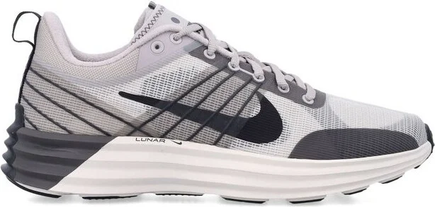 Nike Lunar Roam Sneakers