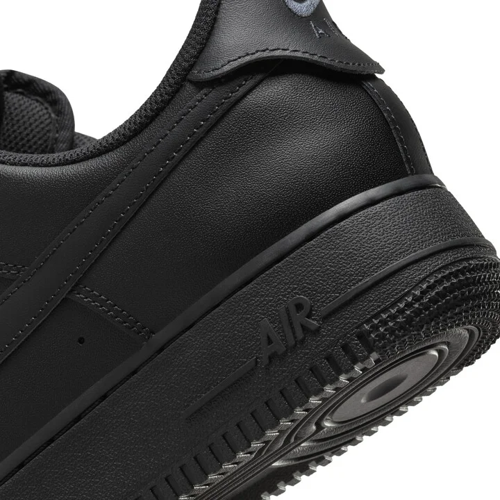 Nike Men's Air Force 1 '07 EasyOn Shoes in Black | FD1146-001 - Image 8