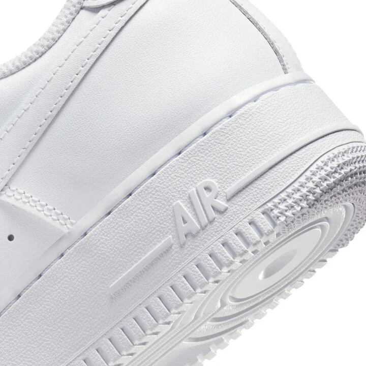 Nike Men's Air Force 1 '07 EasyOn Shoes in White | FD1146-100 - Image 9