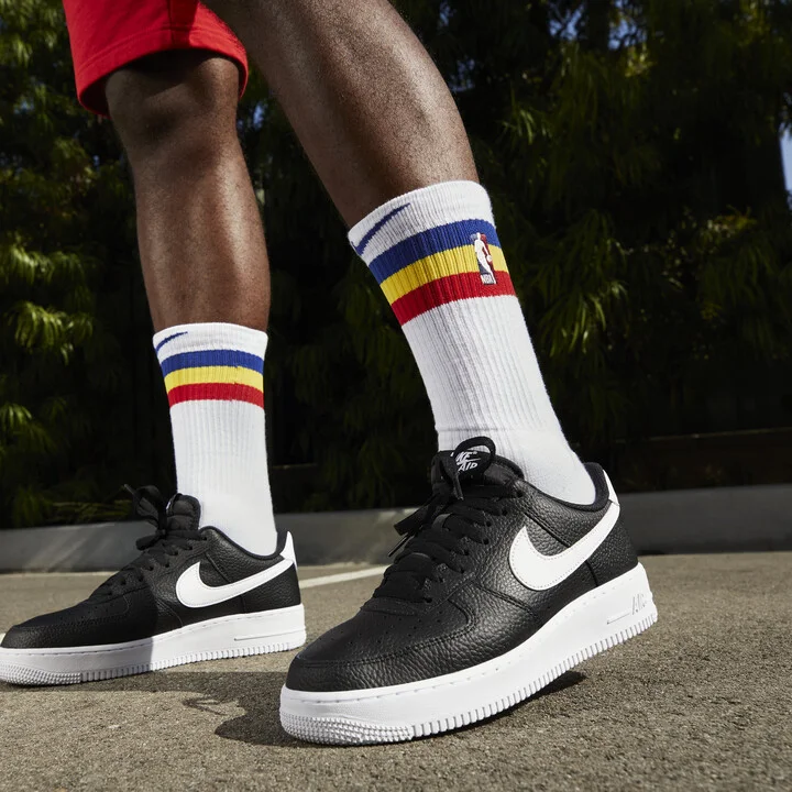 Nike Men's Air Force 1 '07 Shoes in Black | CT2302-002 - Image 2