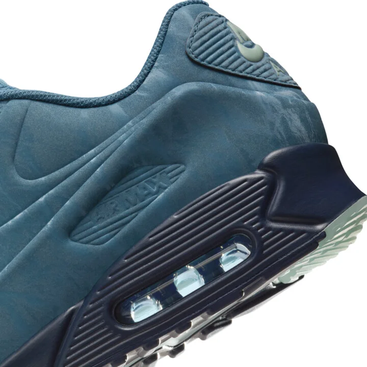 Nike Men's Air Max 90 Shoes in Blue | HQ1970-400 - Image 8