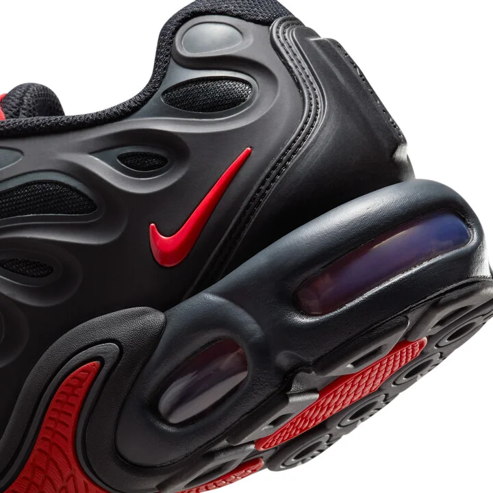 Nike Men's Air Max Plus Drift Shoes in Black | FD4290-013 - Image 8