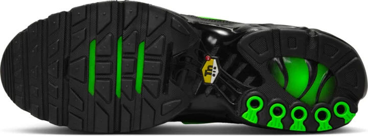 Nike Men's Air Max Plus Shoes in Black | DM0032-024 - Image 2