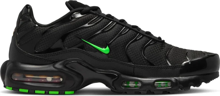 Nike Men's Air Max Plus Shoes in Black | DM0032-024 - Image 3