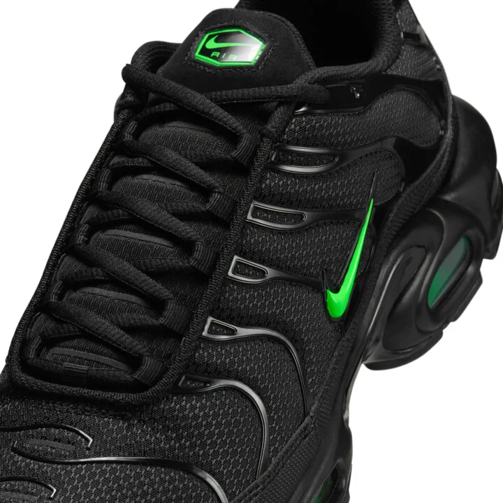Nike Men's Air Max Plus Shoes in Black | DM0032-024 - Image 7