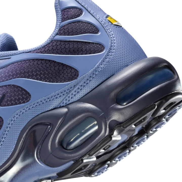 Nike Men's Air Max Plus Shoes in Blue | DM0032-404 - Image 8