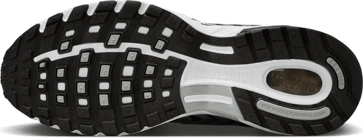 Nike Men's Air Pegasus 2005 Shoes in Grey | HQ3031-002 - Image 2