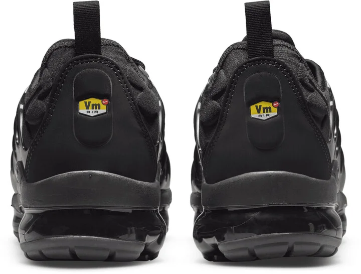 Nike Men's Air VaporMax Plus Shoes in Black | 924453-004 - Image 7