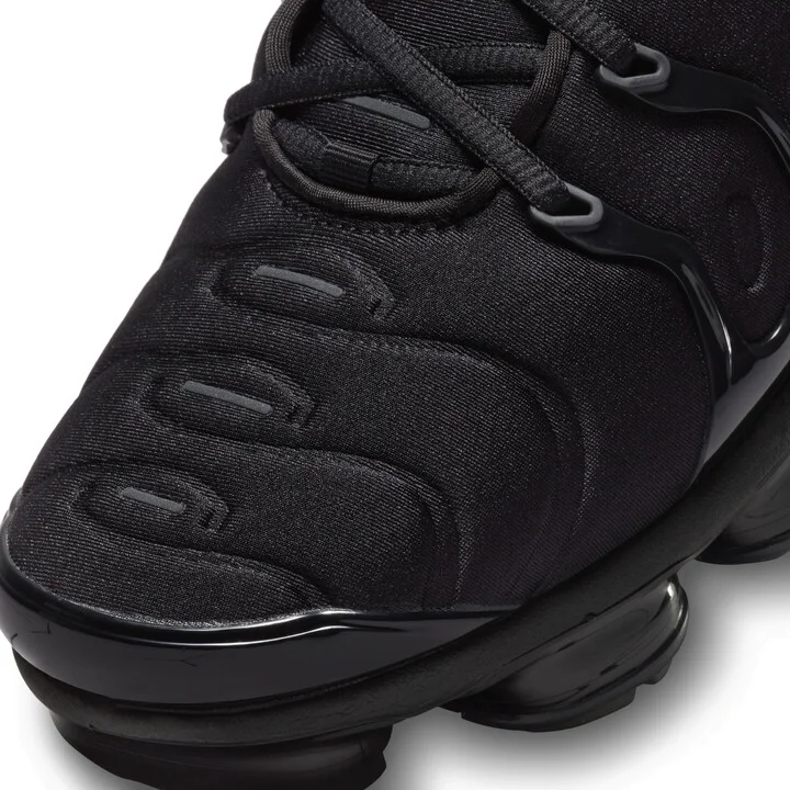 Nike Men's Air VaporMax Plus Shoes in Black | 924453-004 - Image 8