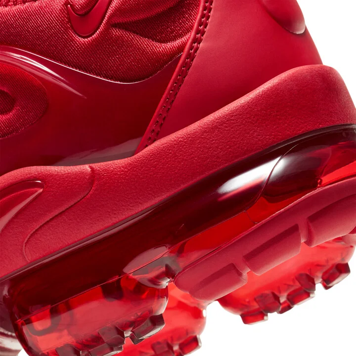 Nike Men's Air VaporMax Plus Shoes in Red | CW6973-600 - Image 9