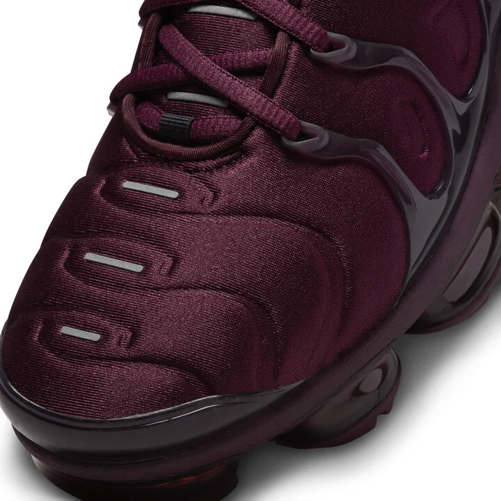 Nike Men's Air VaporMax Plus Shoes in Red | FN6850-681 - Image 7