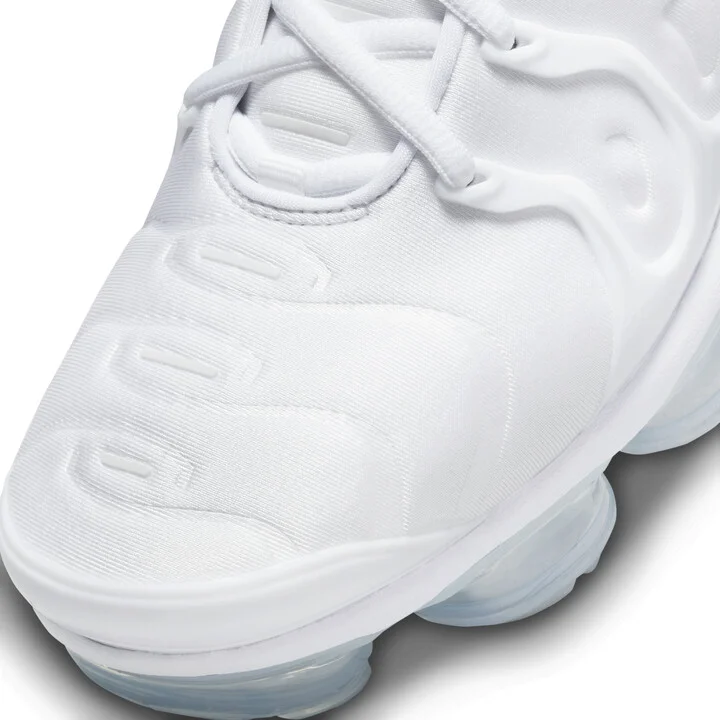 Nike Men's Air VaporMax Plus Shoes in White | 924453-100 - Image 8