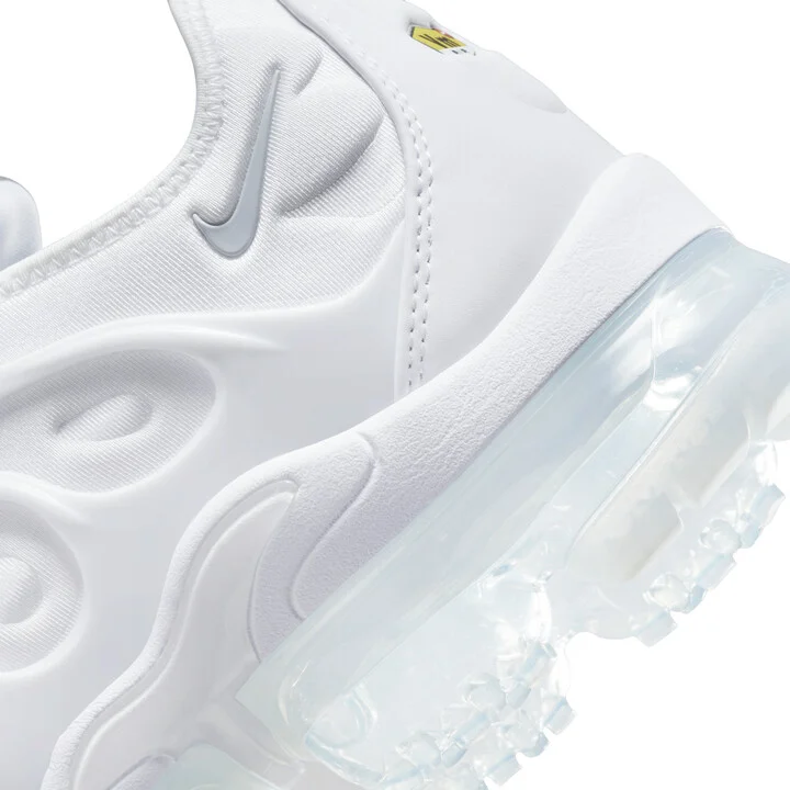 Nike Men's Air VaporMax Plus Shoes in White | 924453-100 - Image 9
