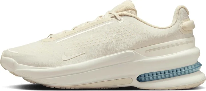 Nike Men's Air Zoom Upturn SC Sneaker