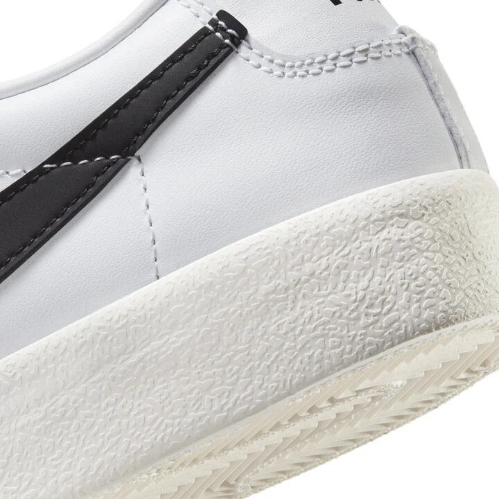 Nike Men's Blazer Low '77 Vintage Shoes in White | DA6364-101 - Image 9