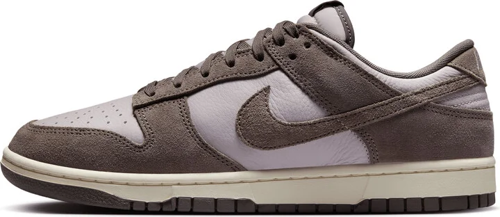 Nike Men's Dunk Low Retro SE Leather/Suede Shoes in Purple | FQ8249-001