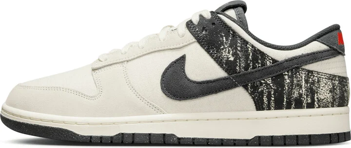 Nike Men's Dunk Low Retro SE Shoes in Brown | IB7720-110