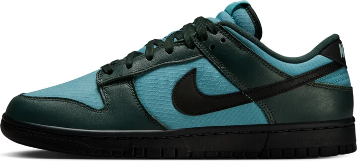 Nike Men's Dunk Low Retro SE Winterized Shoes in Green | FZ3052-300