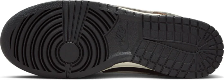 Nike Men's Dunk Low Retro Shoes in Brown | IH7333-200 - Image 2