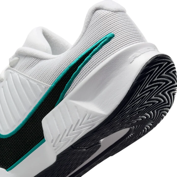 Nike Men's GP Challenge Pro Hard Court Tennis Shoes in White | FB3145-104 - Image 8