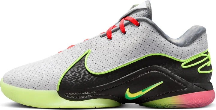 Nike Men's LeBron XXII Basketball Shoes in White | FZ1094-101