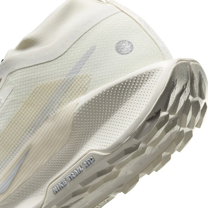 Nike Men's Pegasus Trail 5 GORE-TEX Waterproof Trail Running Shoes in White | FQ0908-101 - Image 8