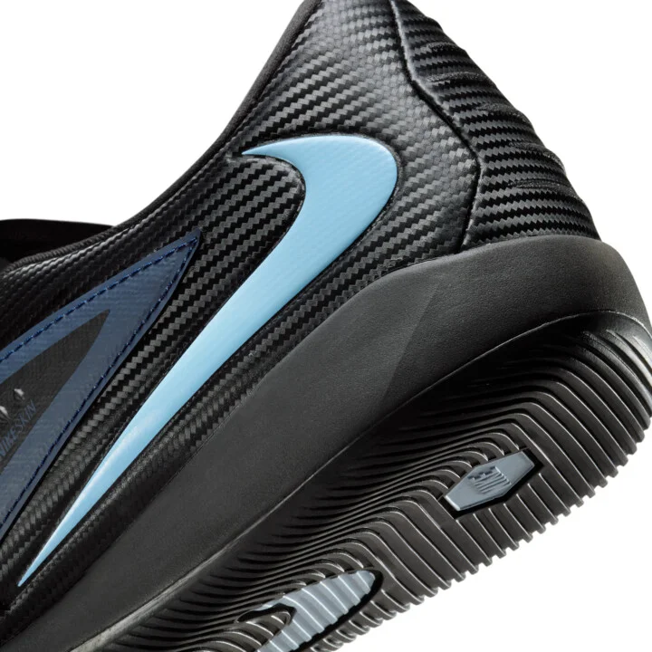 Nike Men's Phantom 6 Low Academy Indoor/Court Soccer Shoes in Black | HQ2319-003 - Image 8