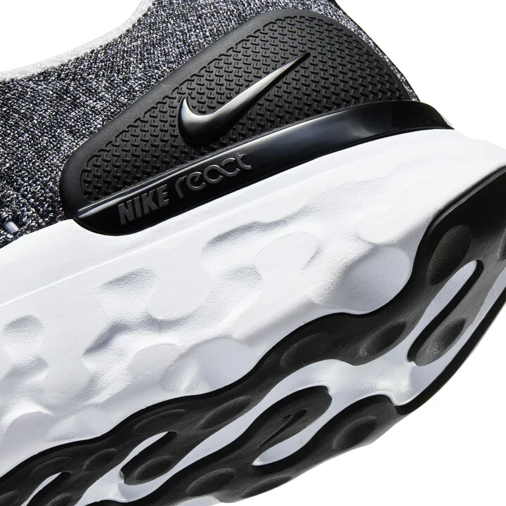 Nike Men's Phantom Run 2 Road Running Shoes in Black | CJ0277-003 - Image 8