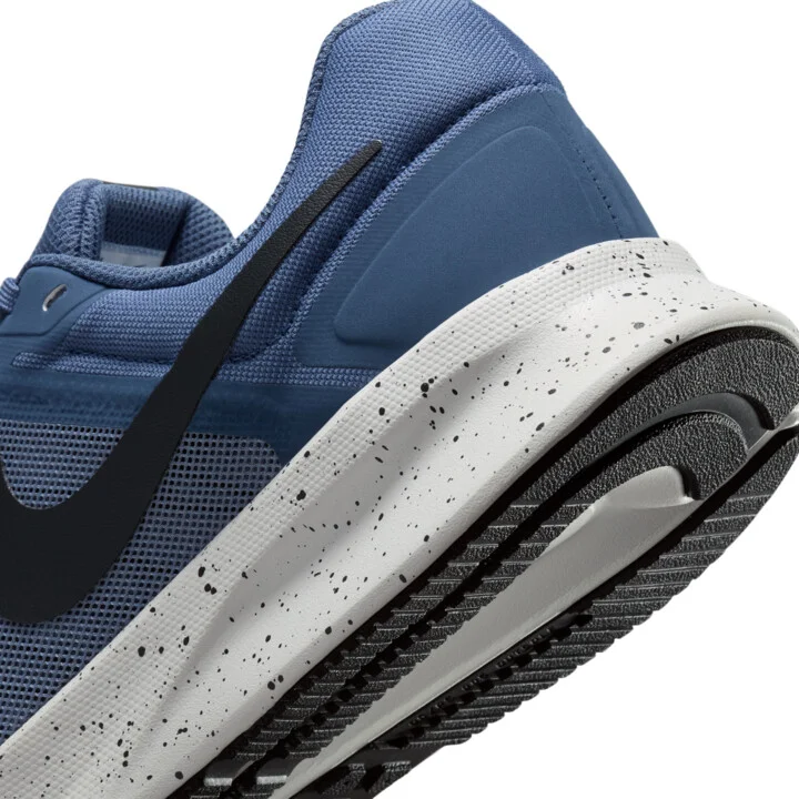 Nike Men's Run Swift 3 Road Running Shoes (Extra Wide) in Blue | FZ9666-401 - Image 8