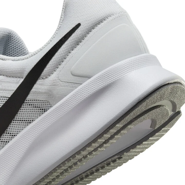 Nike Men's Run Swift 3 Road Running Shoes (Extra Wide) in Grey | FZ9666-005 - Image 8