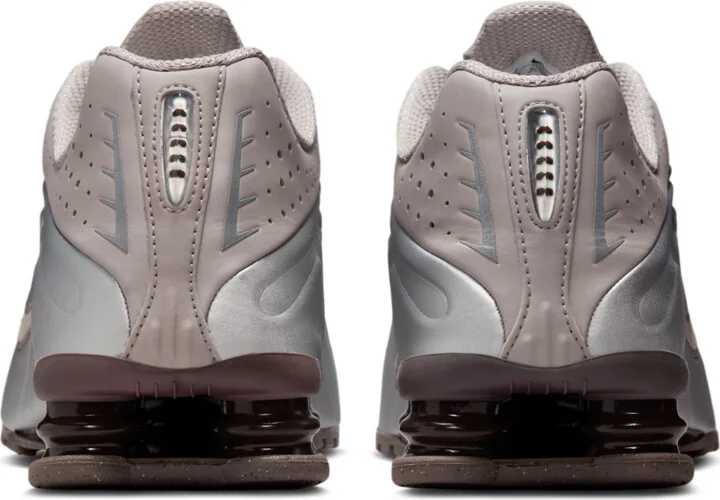 Nike Men's Shox R4 Shoes in Grey | HQ1988-200 - Image 6