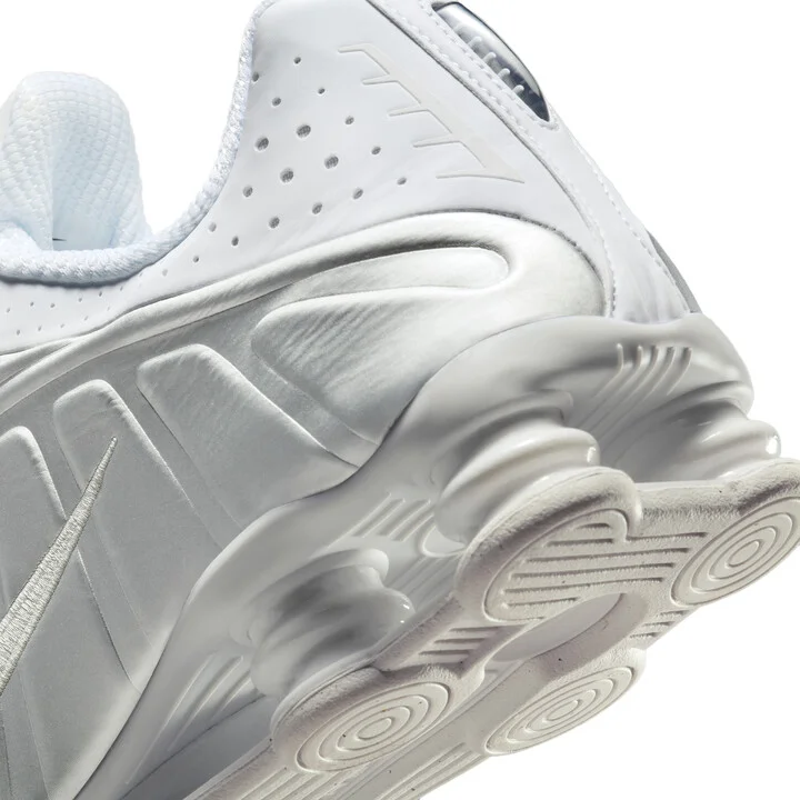 Nike Men's Shox R4 Shoes in White | HQ1988-101 - Image 8