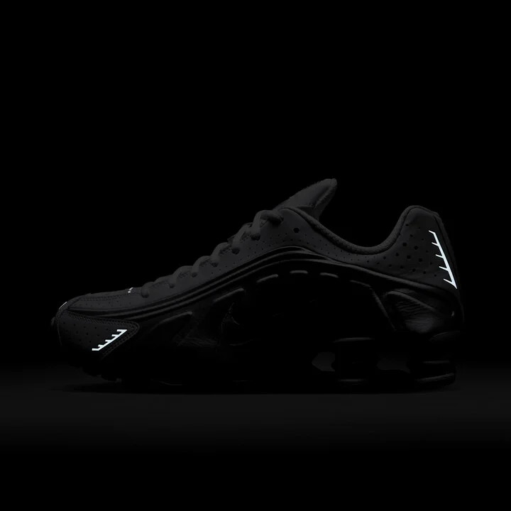 Nike Men's Shox R4 Shoes in White | HQ1988-101 - Image 11
