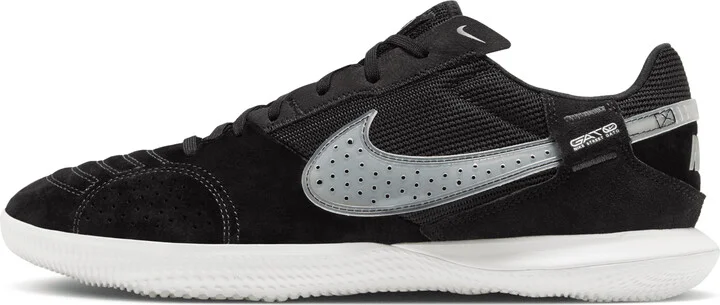 Nike Men's Streetgato Low-Top Soccer Shoes in Black | DC8466-010