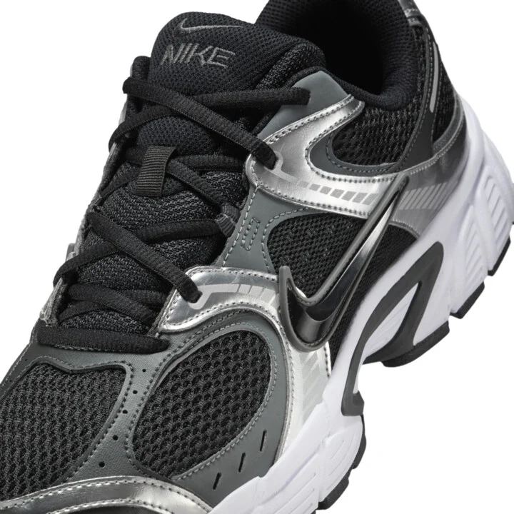 Nike Men's V5 RNR Shoes in Black | HJ5228-004 - Image 7