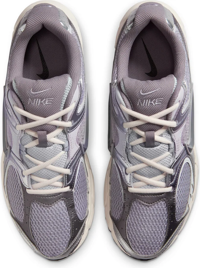 Nike Men's V5 RNR Shoes in Grey | HJ5228-003 - Image 4