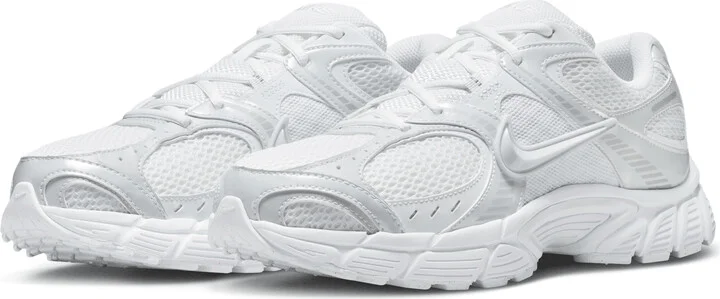 Nike Men's V5 RNR Shoes in White | HJ5228-101 - Image 5