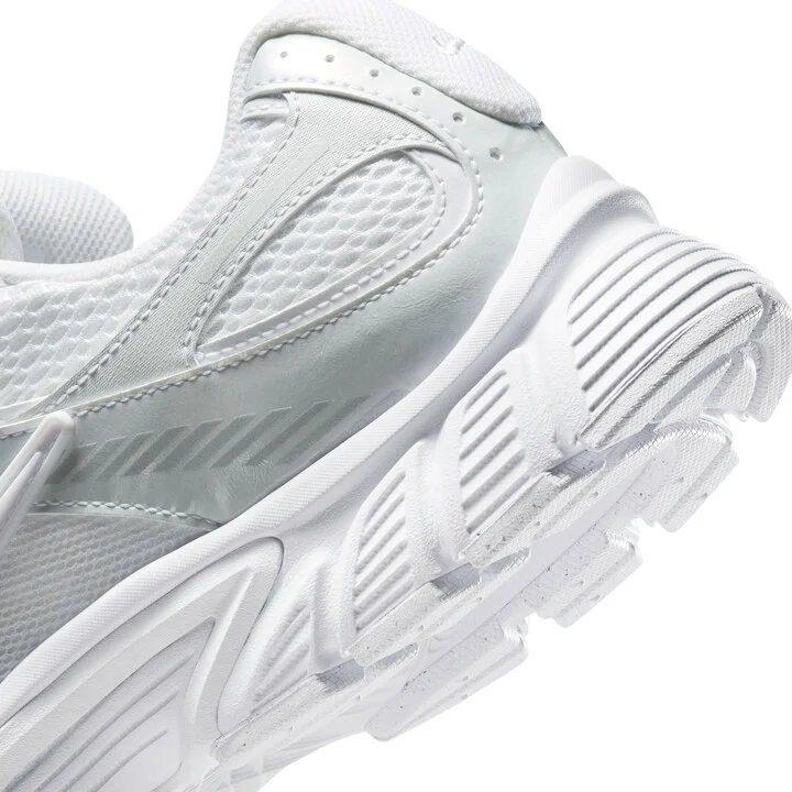 Nike Men's V5 RNR Shoes in White | HJ5228-101 - Image 8
