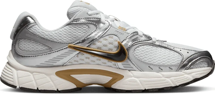 Nike Men's V5 RNR Shoes in White | HJ5228-102 - Image 3