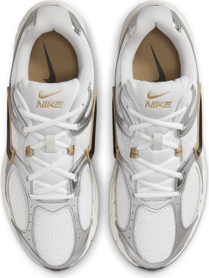 Nike Men's V5 RNR Shoes in White | HJ5228-102 - Image 4