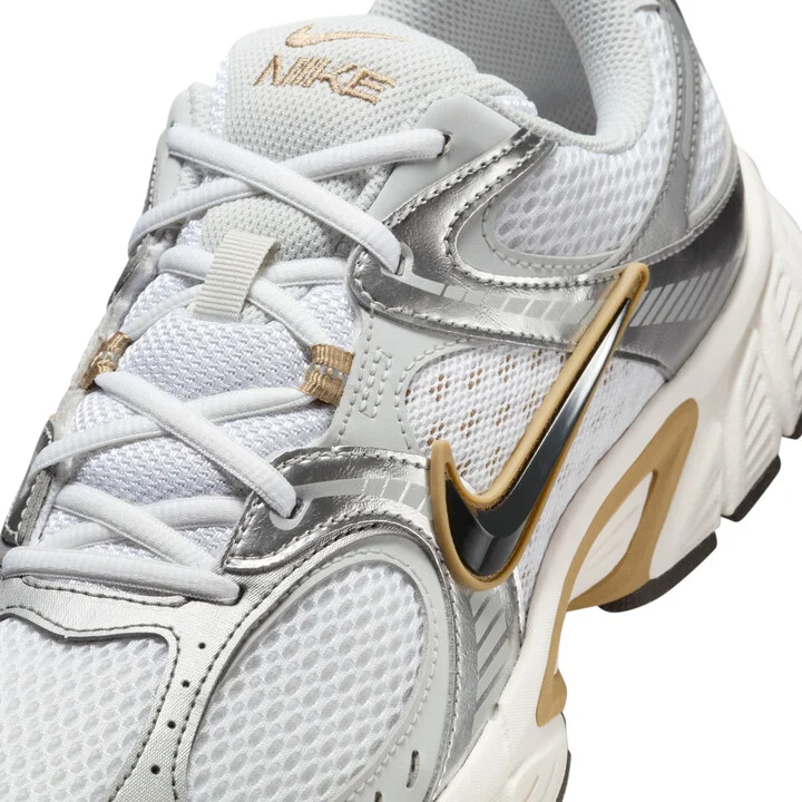 Nike Men's V5 RNR Shoes in White | HJ5228-102 - Image 7