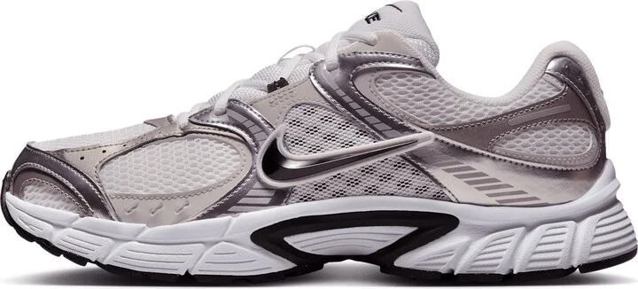 Nike Men's V5 RNR Shoes in White | HJ5228-104